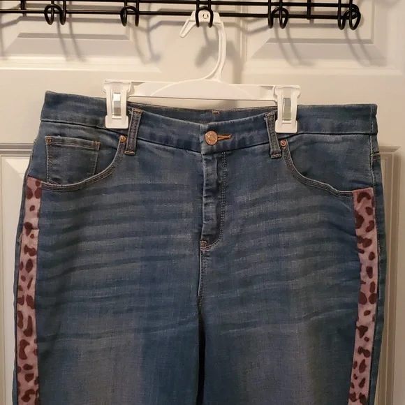 Chico's So Slimming Girlfriend Slim Leg Ankle Animal Print Trim Size 12R Jeans - Picture 4 of 14